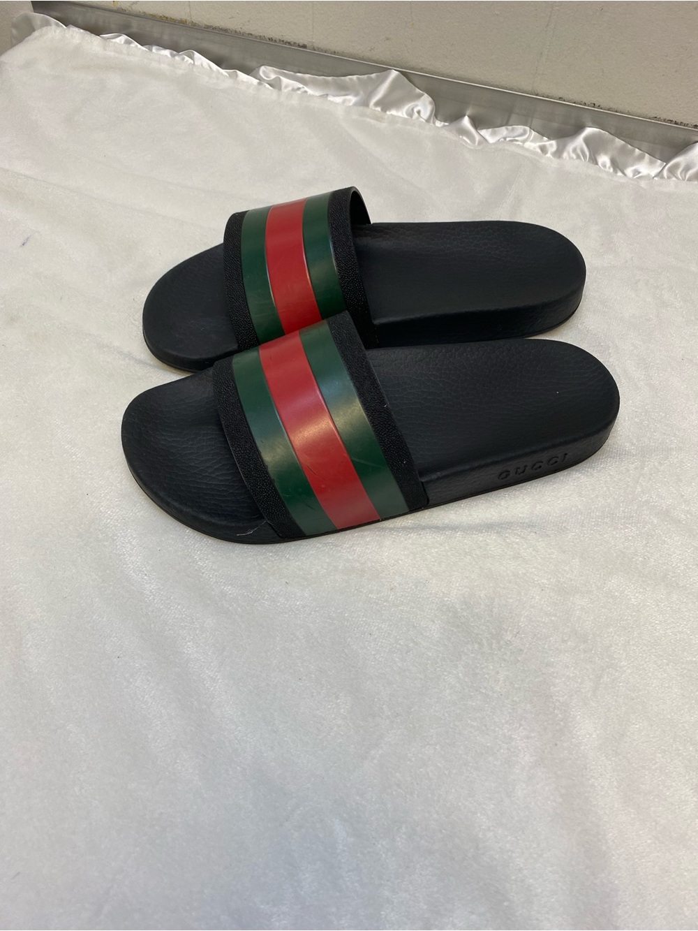 Gucci Pursuit 72 Pool Slides Slip-on Black Summer Sandals Flip Flops womenâs 8